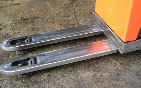 Bekleden van vorken van stapelaars, met inox