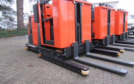 Zijgeleidingen op orderpickers en stapelaars